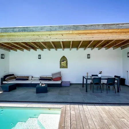 Saskia - Floor Heated Pool Terrace Βίλα