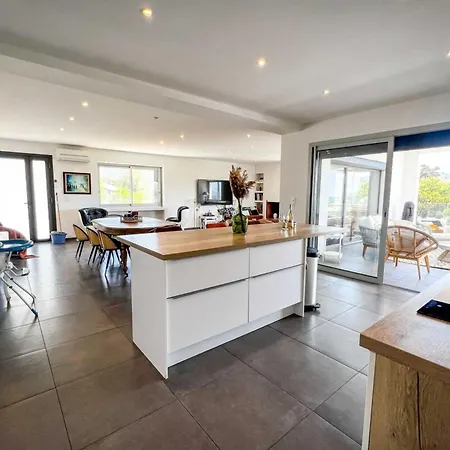 Saskia - Floor Heated Pool Terrace *